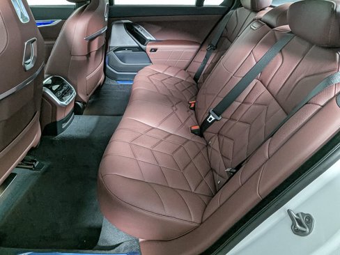 New 2026 BMW 740i xDrive image 39