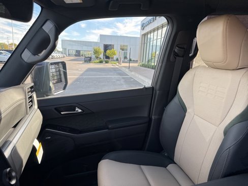 New 2025 Lexus GX 550 image 21