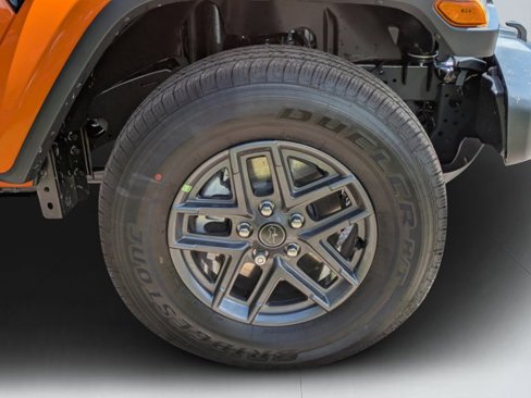 New 2025 Jeep Gladiator Sport image 9