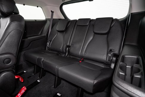 Used 2025 Kia Carnival SX Prestige image 28