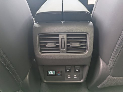 New 2025 Nissan Rogue Platinum w/ Platinum Premium Package image 15