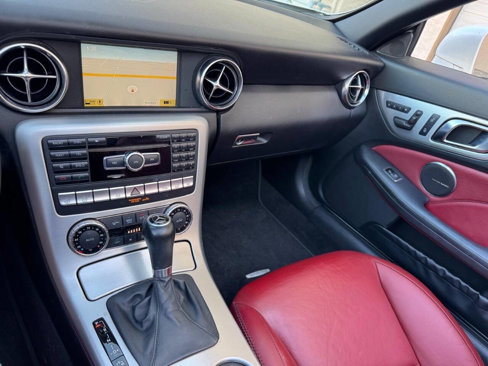 Used 2012 Mercedes-Benz SLK 350 image 22