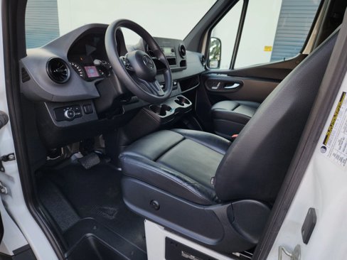 Used 2020 Mercedes-Benz Sprinter 3500 image 6