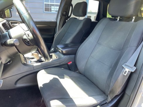 Used 2017 Jeep Grand Cherokee Laredo w/ Quick Order Package 23E image 22