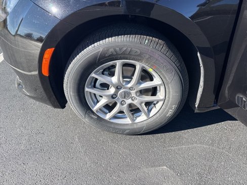 New 2025 Chrysler Voyager LX image 20