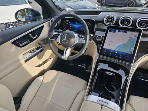 Certified 2025 Mercedes-Benz GLC 300 4MATIC image 29