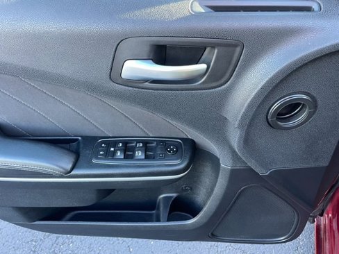 Used 2020 Dodge Charger SXT image 13