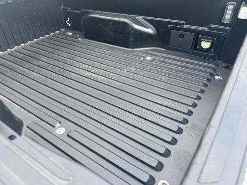 Used 2022 Toyota Tacoma TRD Sport w/ TRD Premium Sport Package image 5