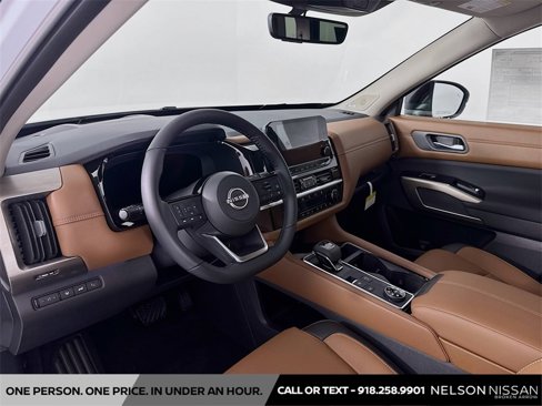 New 2025 Nissan Pathfinder Platinum image 9