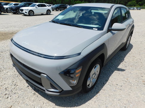 New 2025 Hyundai Kona SE image 1