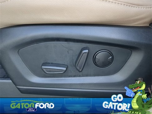 Used 2023 Ford Explorer Limited image 22