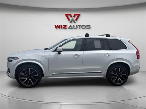 Used 2022 Volvo XC90 T8 Inscription Expression w/ Climate Package image 4