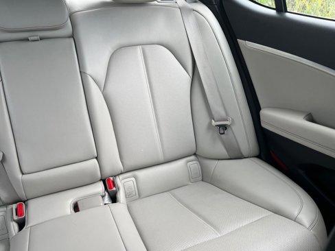 Used 2024 Genesis G70 2.5T image 35