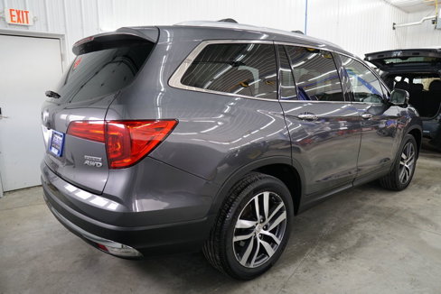 Used 2017 Honda Pilot Touring image 16
