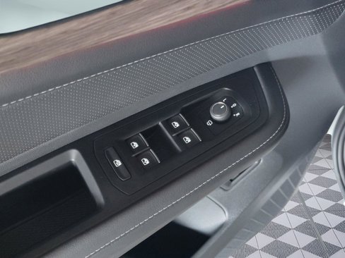 New 2025 Volkswagen Atlas SEL Premium R-Line image 9