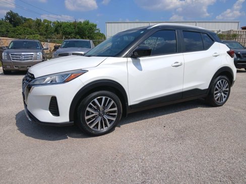 Used 2024 Nissan Kicks SV image 1