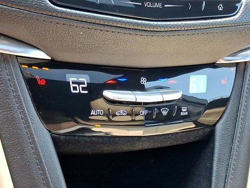 Used 2018 Cadillac XT5 Luxury w/ Driver Awareness Package image 19