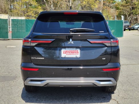 New 2025 Mitsubishi Outlander SE image 4
