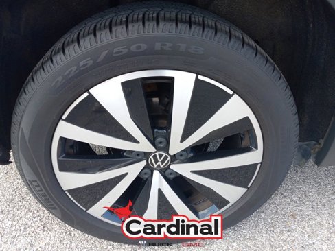 Used 2022 Volkswagen Taos SE w/ Panoramic Sunroof Package image 4