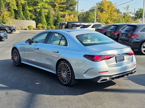 New 2026 Mercedes-Benz E 350 4MATIC Sedan image 11