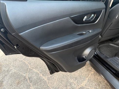 Used 2017 Nissan Rogue S image 14