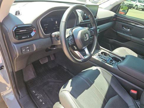 Used 2025 Honda Pilot Elite image 18