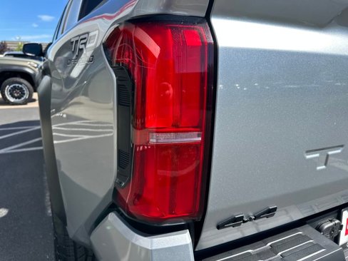 Certified 2024 Toyota Tacoma TRD Off-Road image 10