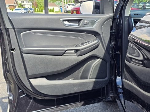Used 2024 Ford Edge Titanium image 17