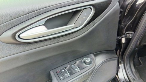Used 2017 Alfa Romeo Giulia image 13