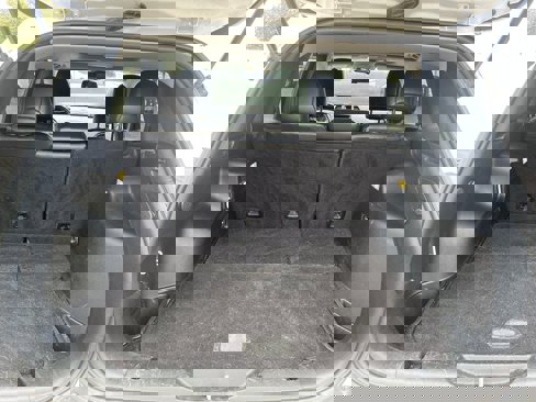 Used 2017 Jeep Cherokee Limited image 11