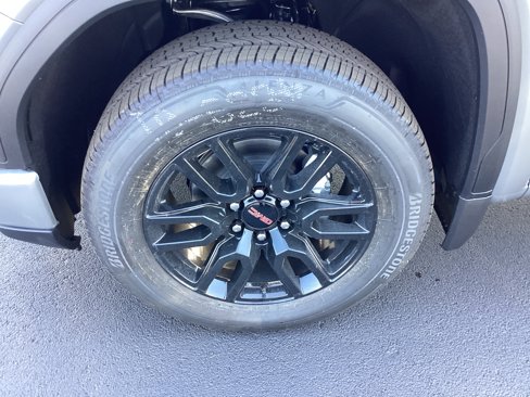 New 2026 GMC Sierra 1500 Elevation image 10