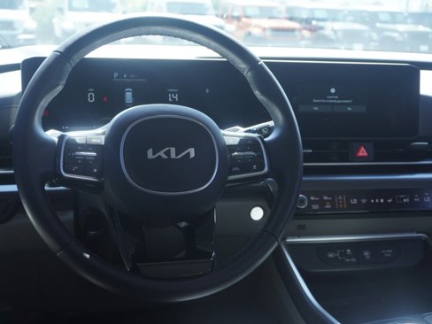 Used 2025 Kia Carnival LXS image 29