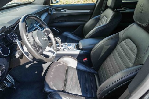 Used 2022 Alfa Romeo Stelvio Veloce image 17