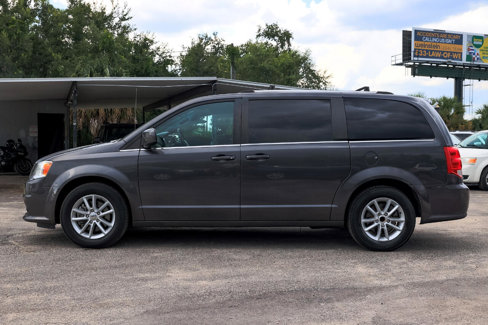 Used 2020 Dodge Grand Caravan SXT image 3