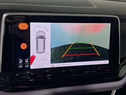 New 2025 Volkswagen Atlas Peak Edition SE image 17