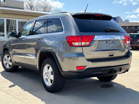 Used 2011 Jeep Grand Cherokee Laredo w/ Trailer Tow Group image 4