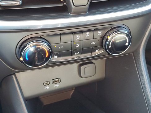 Certified 2024 Buick Encore GX Preferred w/ Comfort Package image 17
