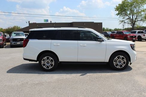 New 2025 Ford Expedition Active image 3