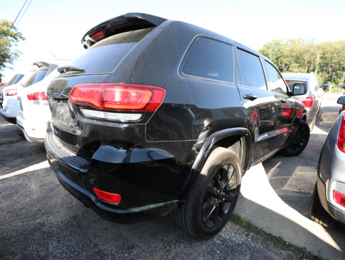 Used 2017 Jeep Grand Cherokee Limited image 4