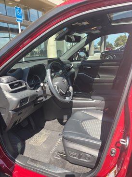 Used 2023 Toyota Highlander XSE image 6