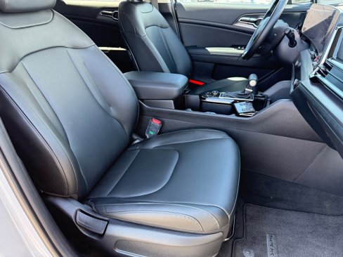 Certified 2025 Kia Sportage SX image 30