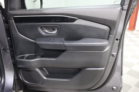 Used 2025 Honda Pilot EX-L image 32