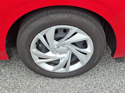 Certified 2025 Subaru Impreza 2.0i image 9