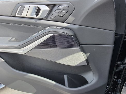 New 2026 BMW X7 M60i image 15