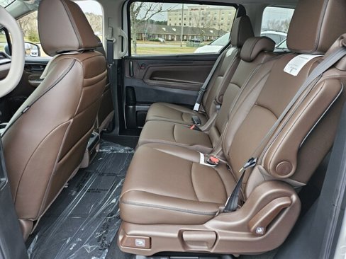 New 2025 Honda Odyssey Touring image 9