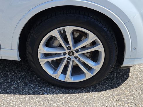 Certified 2025 Audi Q7 3.0T Prestige image 10
