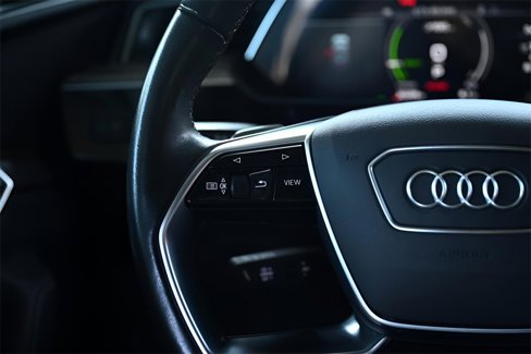 Used 2024 Audi Q8 e-tron Premium image 38