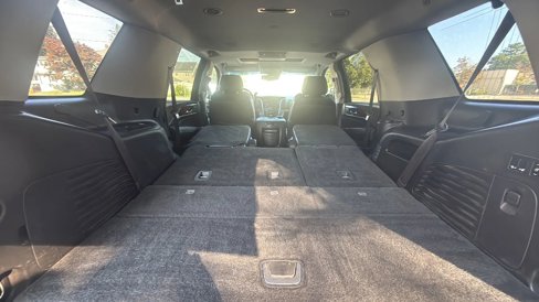 Used 2015 Cadillac Escalade Luxury image 17