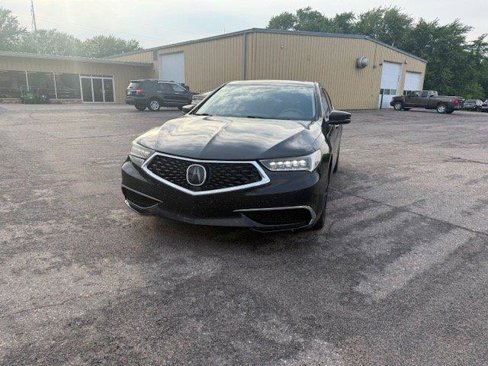 Used 2018 Acura TLX V6 SH-AWD image 2