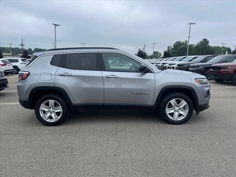 Used 2022 Jeep Compass Latitude w/ Convenience Group image 2